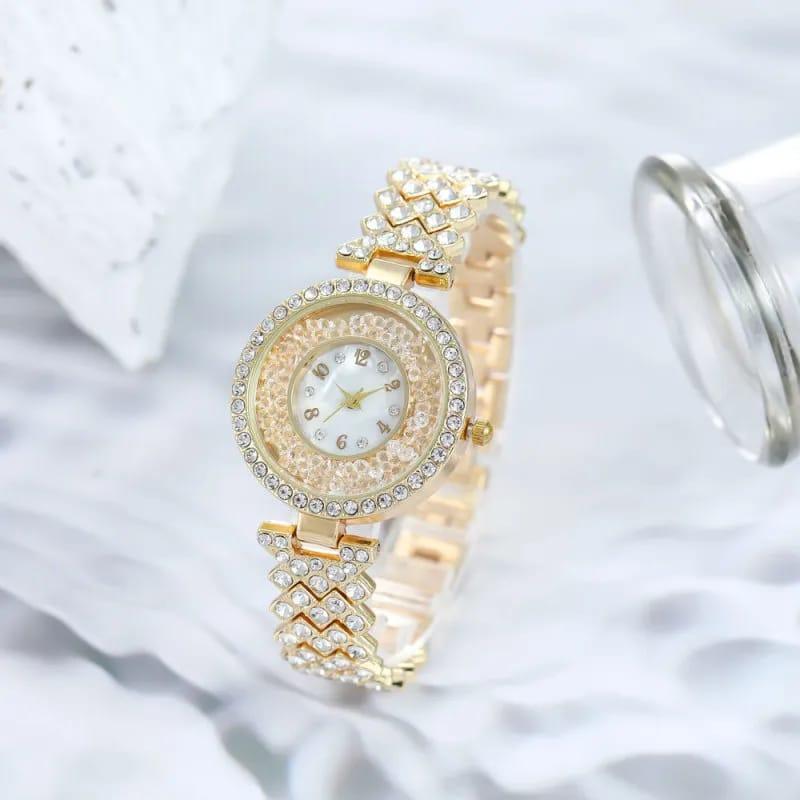 Stylish Women's Quartz Watch - Whater Resistant With Chain Strap -1 Pc