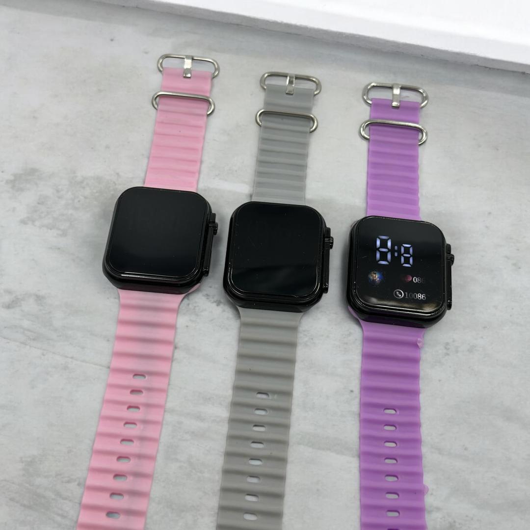 Unisex Battery Operated , Water Resistant Watch