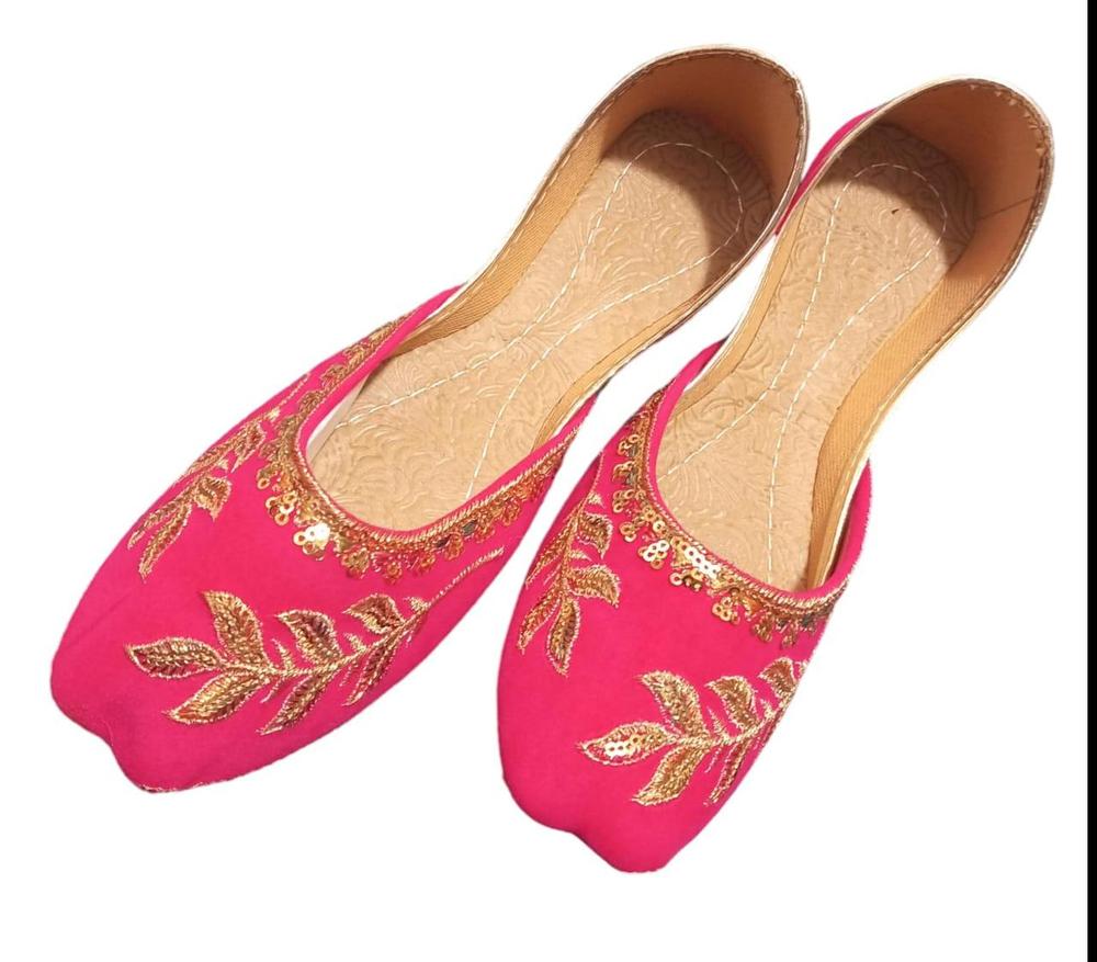 Women's Em broidered Khussa