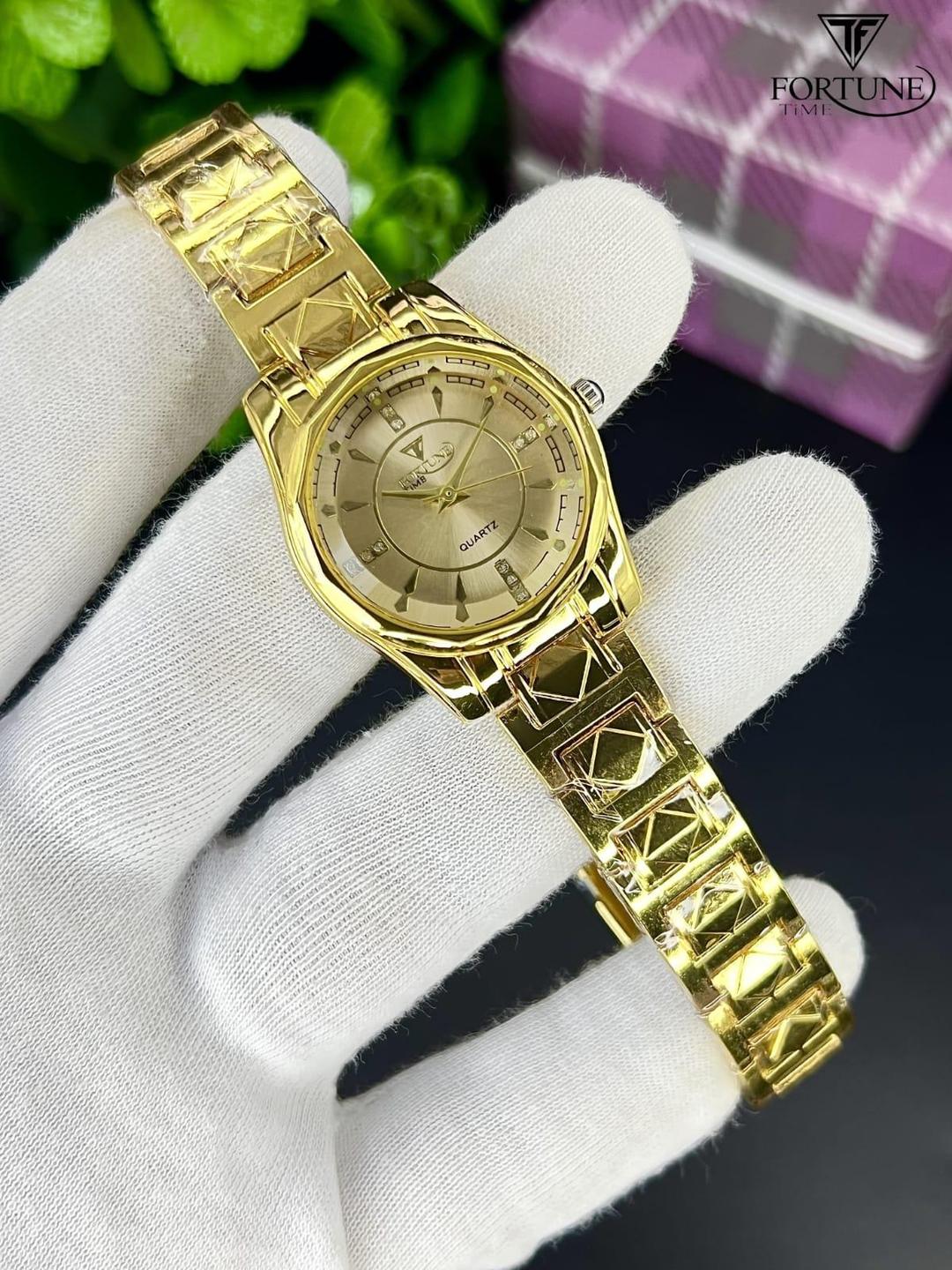 Stylish Women's Quartz Watch - 1 Pc Chain Strap Water Resistant