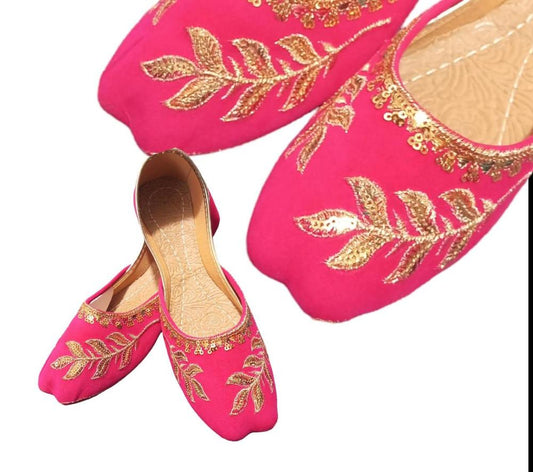 Women's Em broidered Khussa