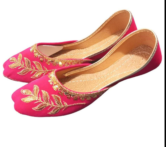 Women's Em broidered Khussa